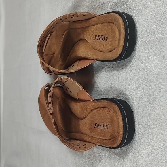 Array Shoes Open Toed Leather Toe Ring Sandals Slip On Stud Embellishment Sz 11M - Picture 2 of 9